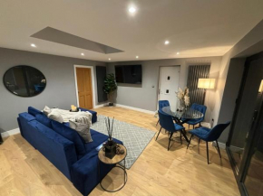Sheffield-Apartment-Sleeps4-Parking-HotTub